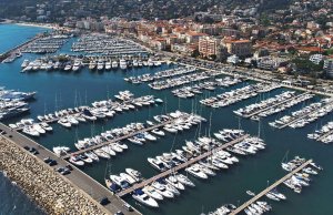 11 x 4 Metre Berth/Mooring Port Camille Rayon Marina For Sale