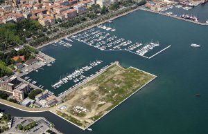80 x 20 Metre Berth/Mooring Port Mirabello Marina, La Spezia